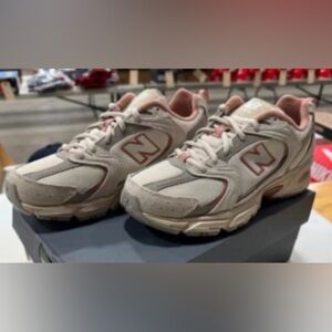 NIB New Balance WHT/BEIGE 530 6M/7.5W Winter Sale